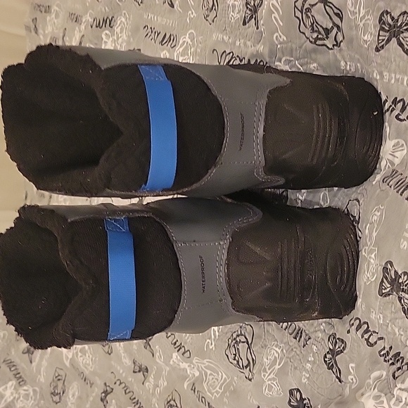 Columbia boots - Picture 2 of 8